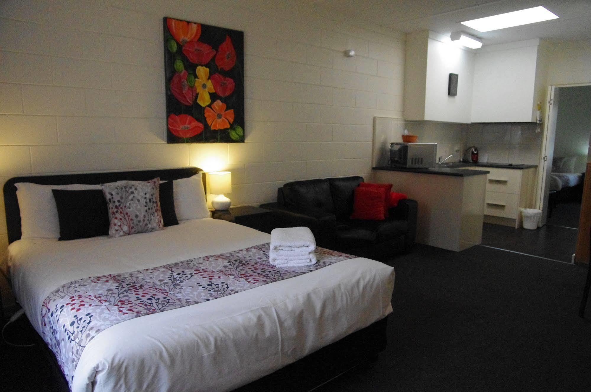 Lakeside 4*